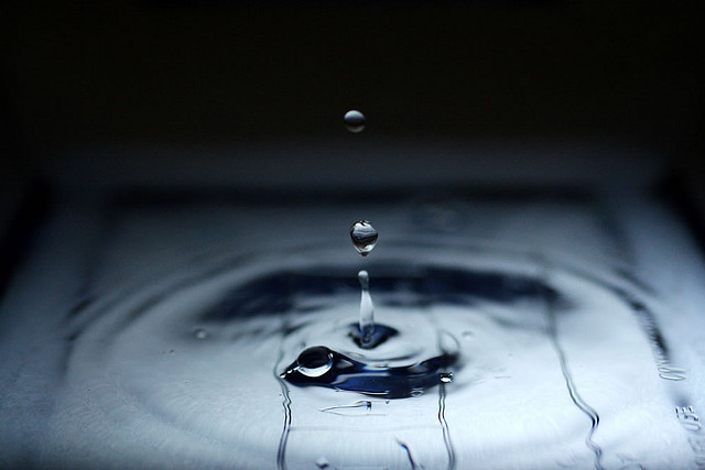Is water the key to cheaper nanoelectronics?