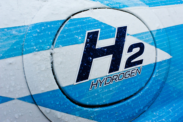 Cheap catalyst can make and break hydrogen